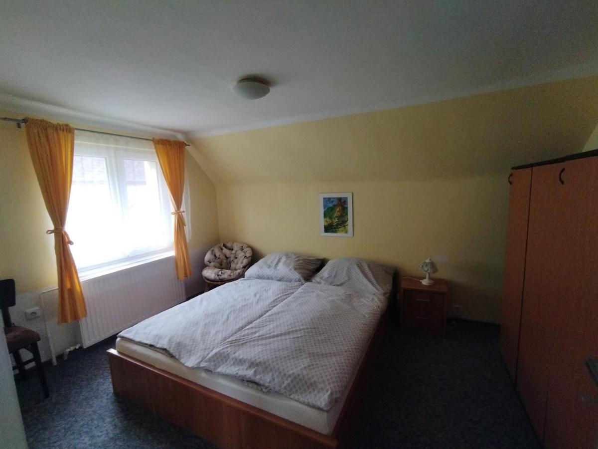 Apartman Se Zahradou 크르노프 외부 사진